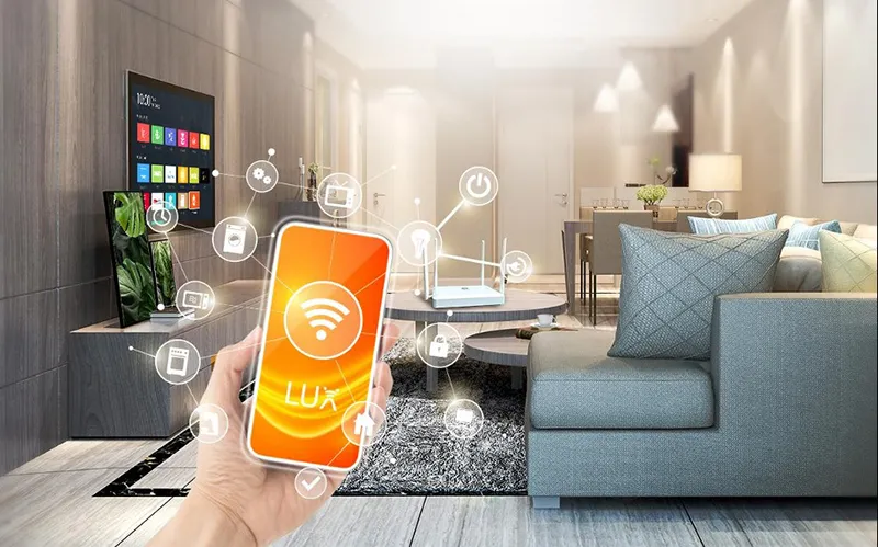 What are the advantages and disadvantages of a PAN network?
